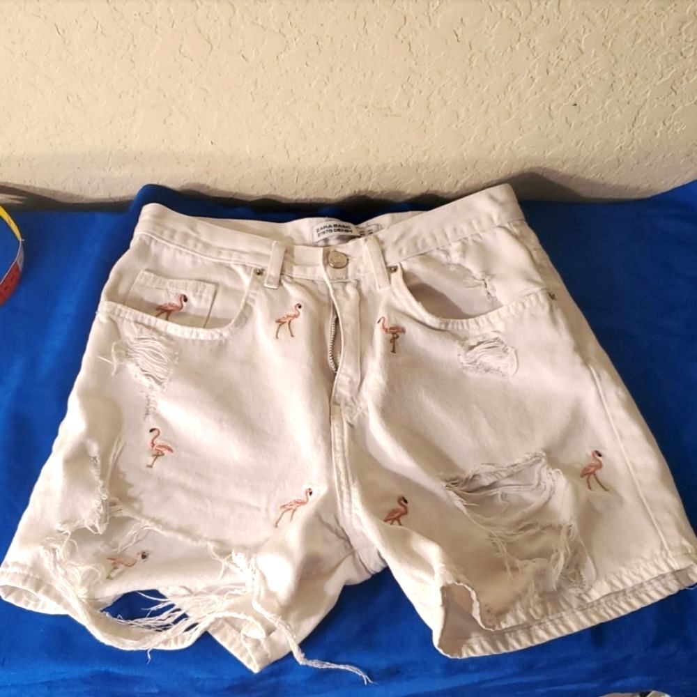Zara Basic White Flamingo Embroidered Denim Shorts Distressed Jean Size 4